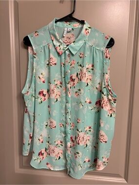 Elle Mint Green Sleeveless Floral Button-Front Blouse